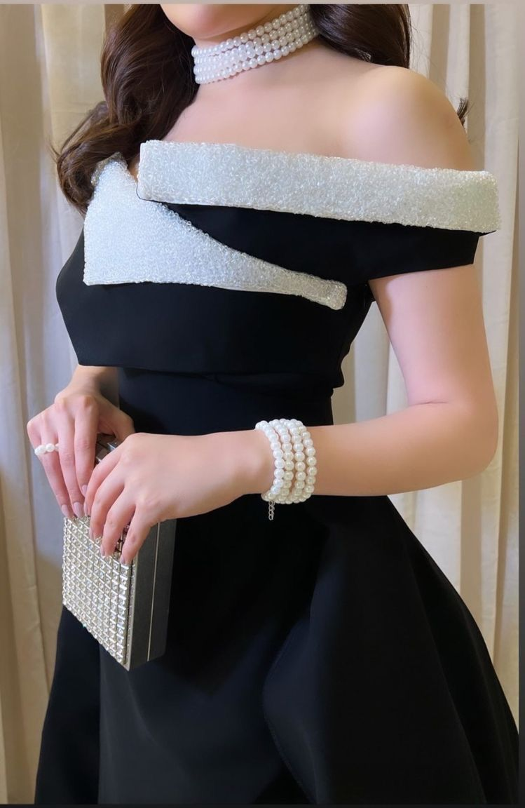 New A-Line Black Arabia Dubai Evening Dresses Off Shoulder Prom Party Gowns Slit Side Elegant Formal Occasion Dress  Y4689